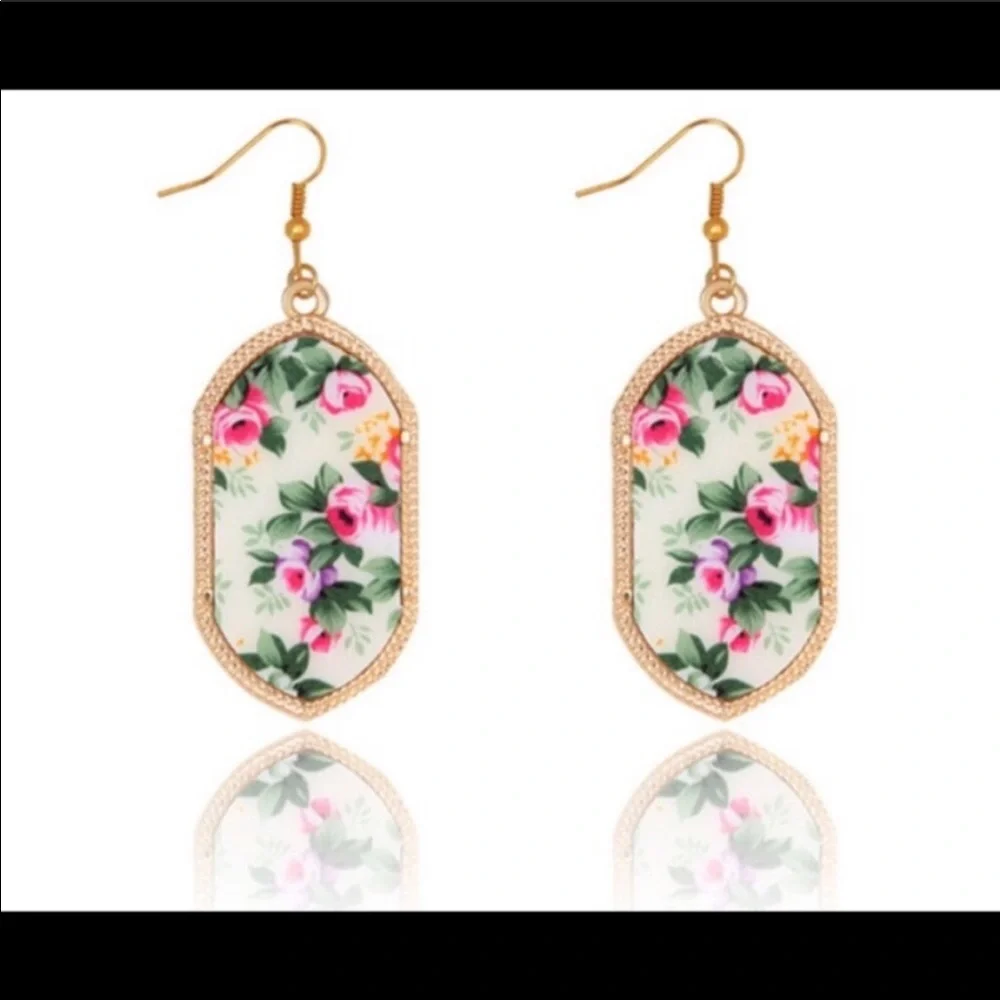 Trendy floral drop earrings - Picture 5 of 6